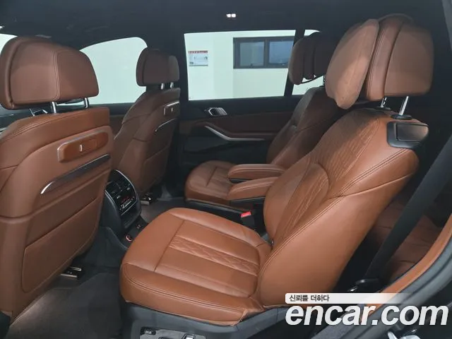 BMW X7 — Фото автомобиля 10
