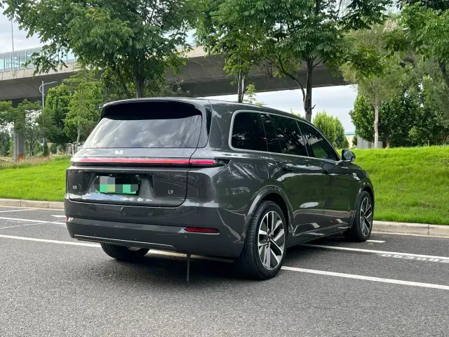 Li Auto L9 — Фото автомобиля 7