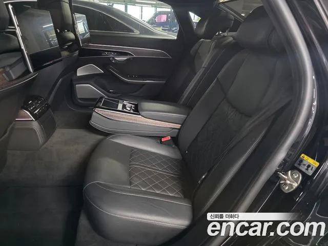Audi A8 — Фото автомобиля 8