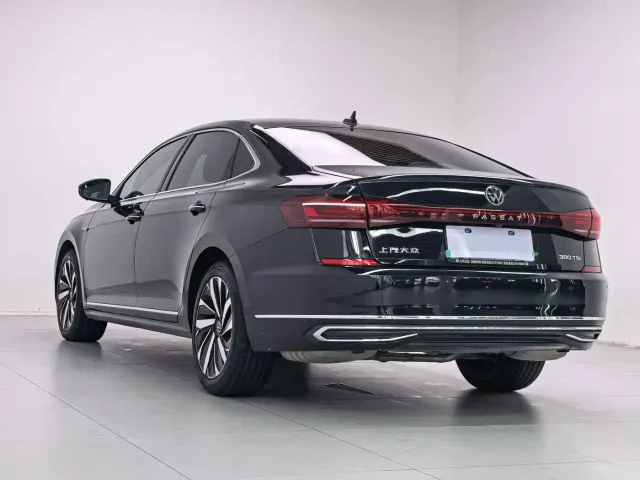 Volkswagen Passat — Фото автомобиля 6