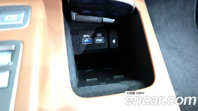 Genesis GV70 — Фото автомобиля 12