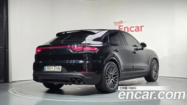 Porsche Cayenne — Фото автомобиля 2