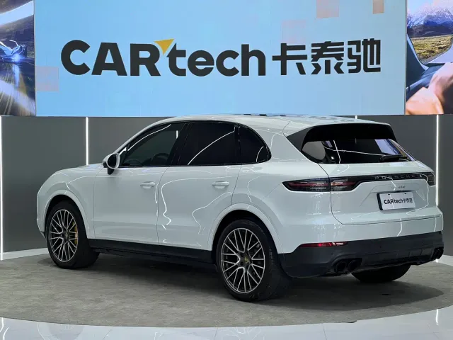 Porsche Cayenne — Фото автомобиля 18