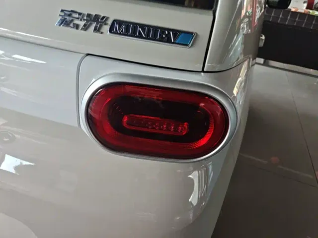 Wuling Hongguang Mini EV — Фото автомобиля 7