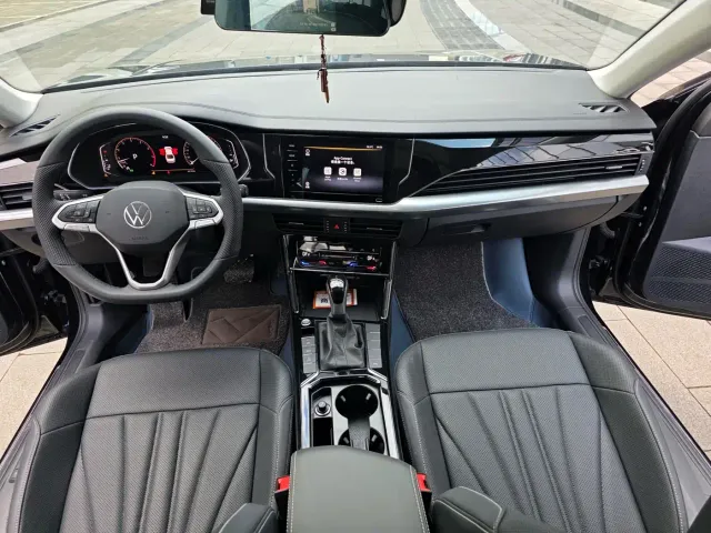 Volkswagen Passat — Фото автомобиля 13