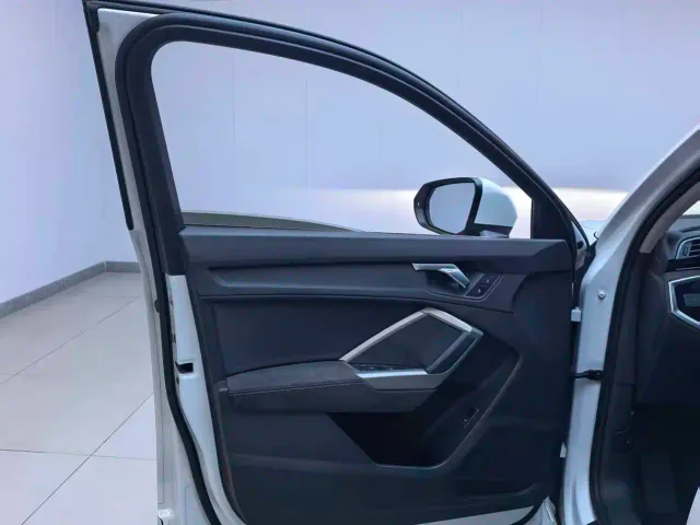 Audi Q3 — Фото автомобиля 10
