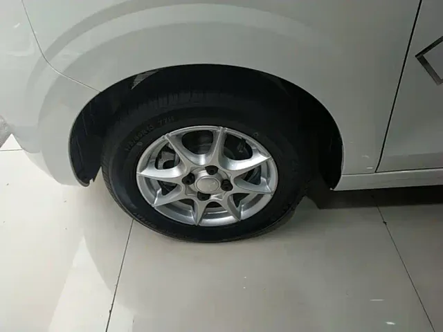Roewe Clever — Фото автомобиля 22