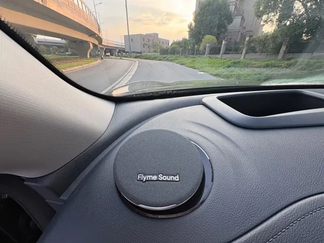 Geely Galaxy E5 — Фото автомобиля 10