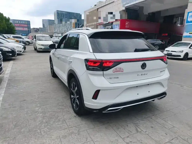 Volkswagen T-Roc — Фото автомобиля 4
