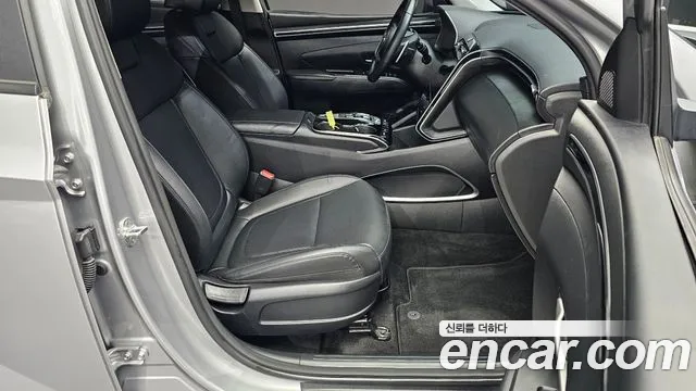 Hyundai Tucson Tucson (NX4) Дизель 2.0 2WD — Фото автомобиля 26