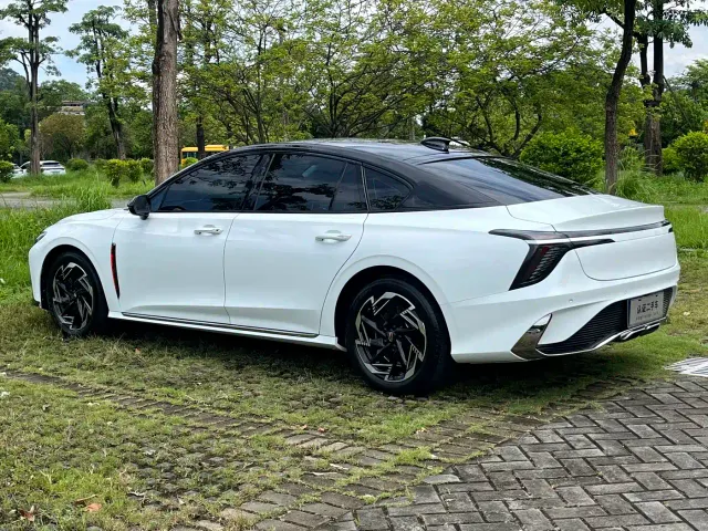 Hongqi H6 — Фото автомобиля 4