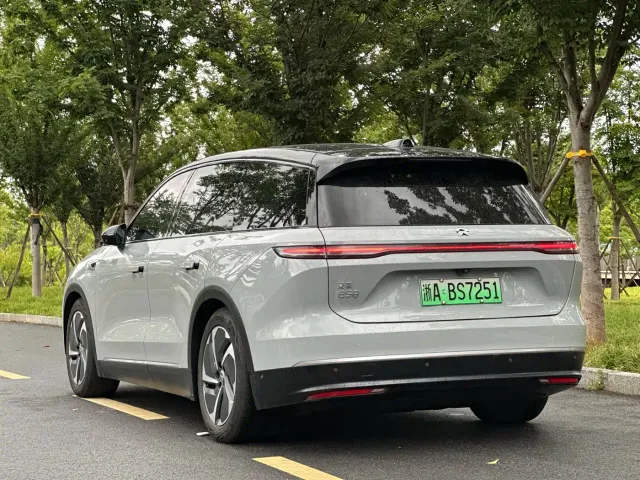 Nio ES8 — Фото автомобиля 6