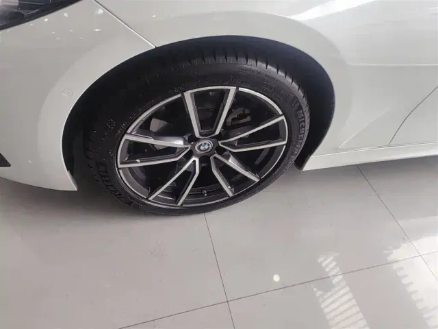 BMW 3 Series — Фото автомобиля 22