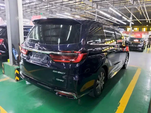 Honda Odyssey — Фото автомобиля 6