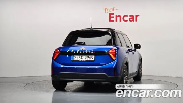 MINI Cooper 4th Gen — Фото автомобиля 4