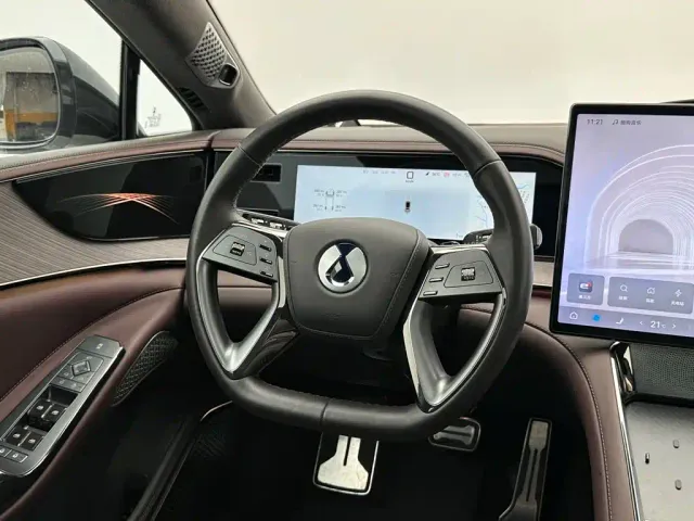 Denza Z9GT — Фото автомобиля 22