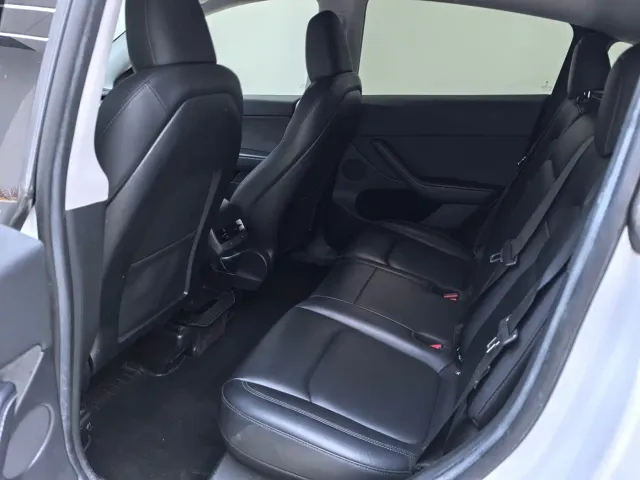 Tesla Model Y — Фото автомобиля 7