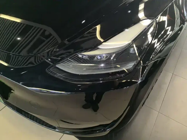 Tesla Model Y — Фото автомобиля 23