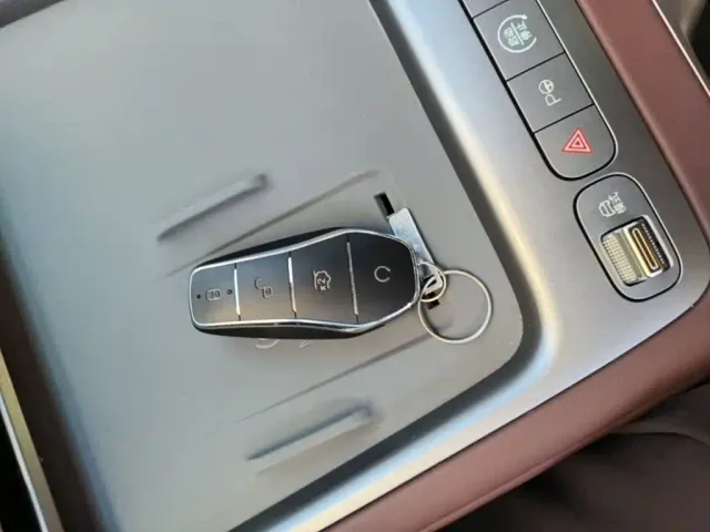 BYD Seal 07 DM-i — Фото автомобиля 8