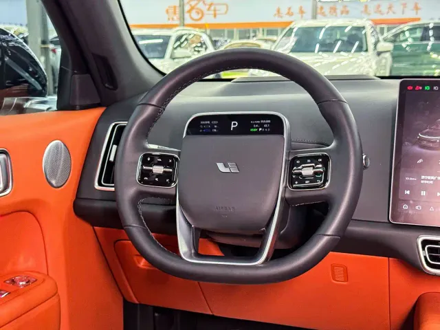 Li Auto L7 — Фото автомобиля 11