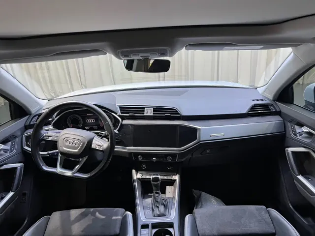 Audi Q3 — Фото автомобиля 11