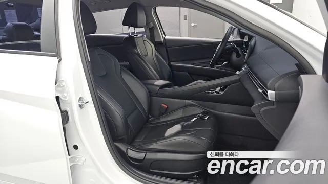 Hyundai Avante CN7 — Фото автомобиля 12