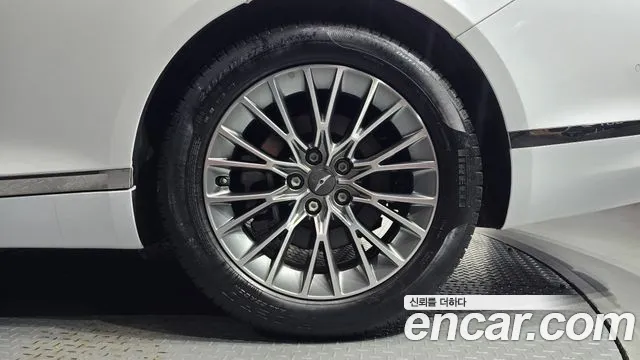 Genesis G80 Бензин 2.5 турбо AWD — Фото автомобиля 18