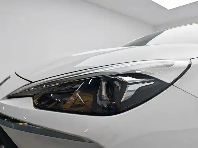 Roewe i5 — Фото автомобиля 11