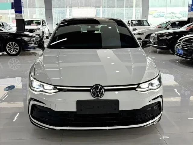 Volkswagen Golf — Фото автомобиля 2