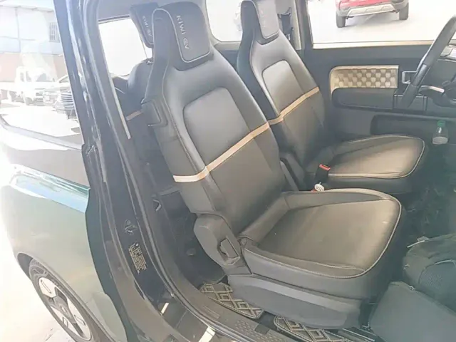 Baojun KiWi EV — Фото автомобиля 24