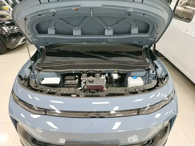 Leapmotor B10 — Фото автомобиля 19