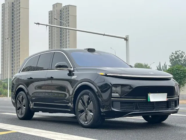 Li Auto Li L8 2024 Max — Фото автомобиля 3