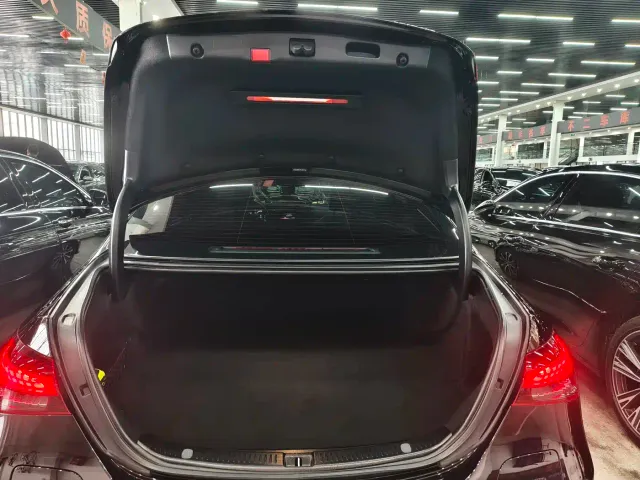 Mercedes-Benz E-Class — Фото автомобиля 18