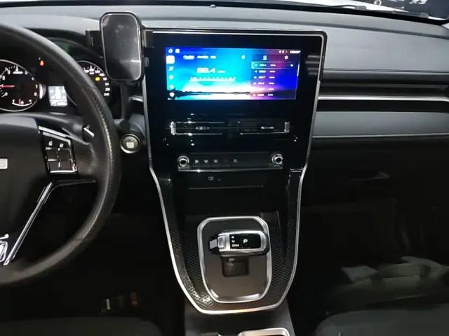 Haval M6 — Фото автомобиля 12