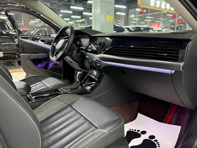 Volkswagen Passat — Фото автомобиля 15