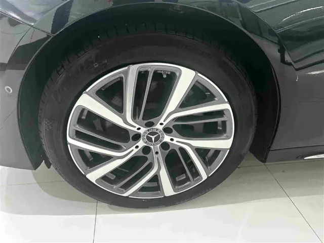 Mercedes-Benz E-Class — Фото автомобиля 5