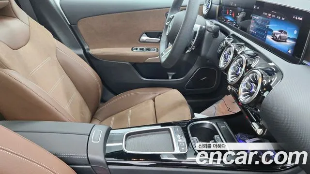 Mercedes-Benz A-Class — Фото автомобиля 9