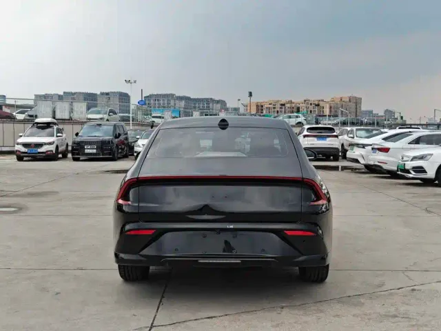 Wuling Starlight — Фото автомобиля 5