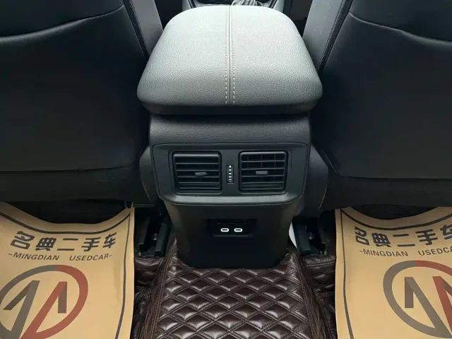 Toyota Wildlander — Фото автомобиля 12