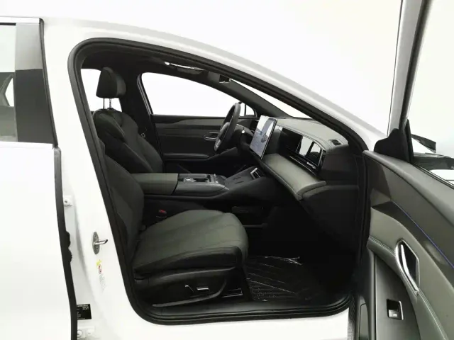 BYD Qin L — Фото автомобиля 23