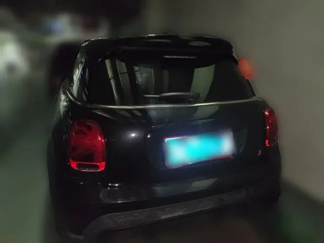 MINI Hatch — Фото автомобиля 3
