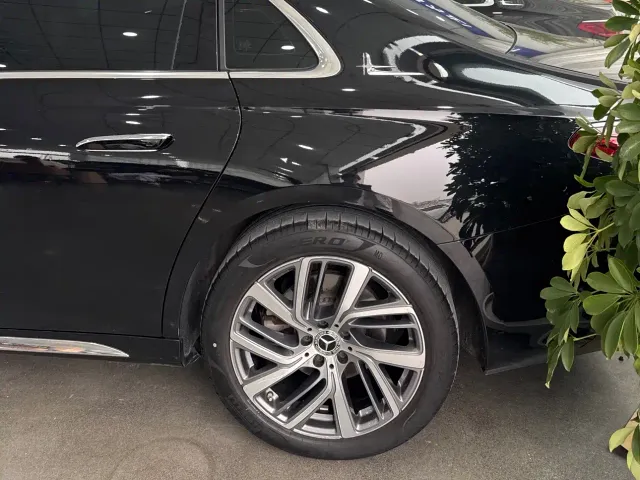 Mercedes-Benz E-Class — Фото автомобиля 10