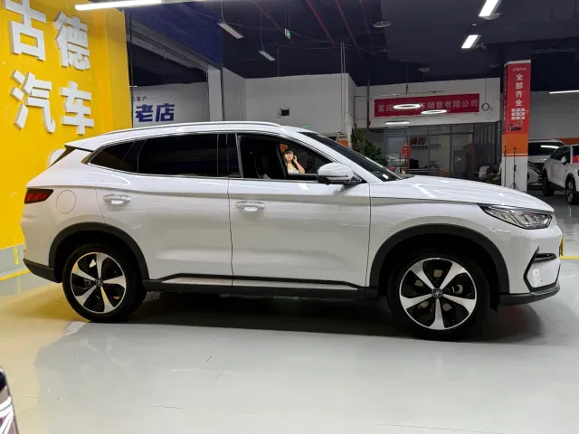 BYD Song PLUS PHEV 2021 EV Flagship — Фото автомобиля 8