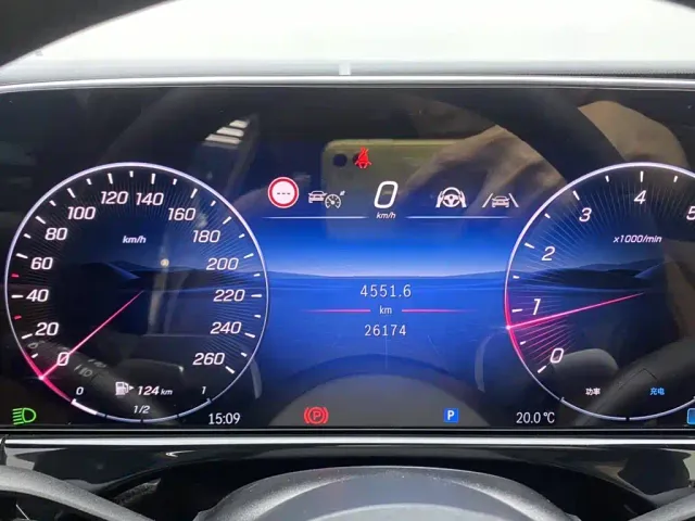 Mercedes-Benz E-Class — Фото автомобиля 15