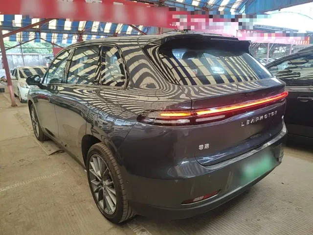 Leapmotor C10 — Фото автомобиля 4