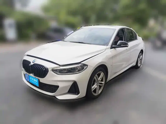 Фотография автомобиля — BMW 1 Series