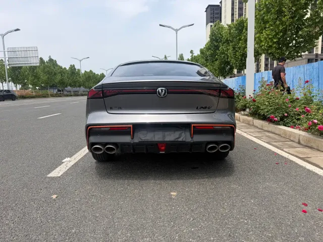 Changan UNI-V — Фото автомобиля 5