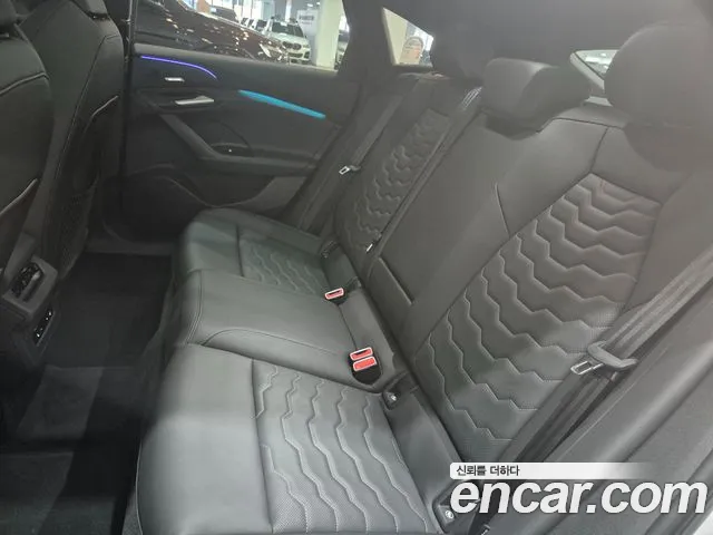 Audi A6 e-Tron — Фото автомобиля 11