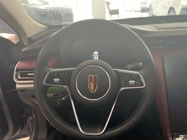 Hongqi H5 — Фото автомобиля 5