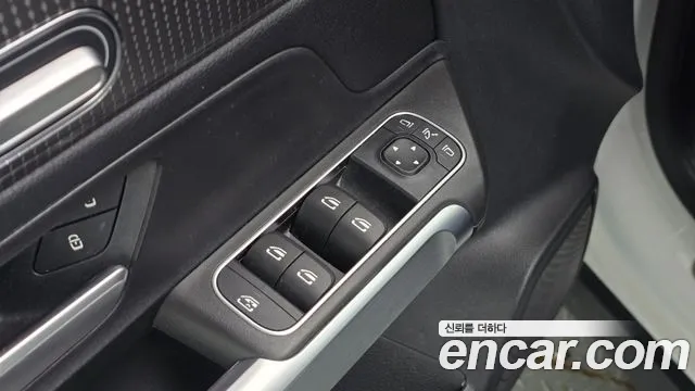Mercedes-Benz GLB-Class — Фото автомобиля 29